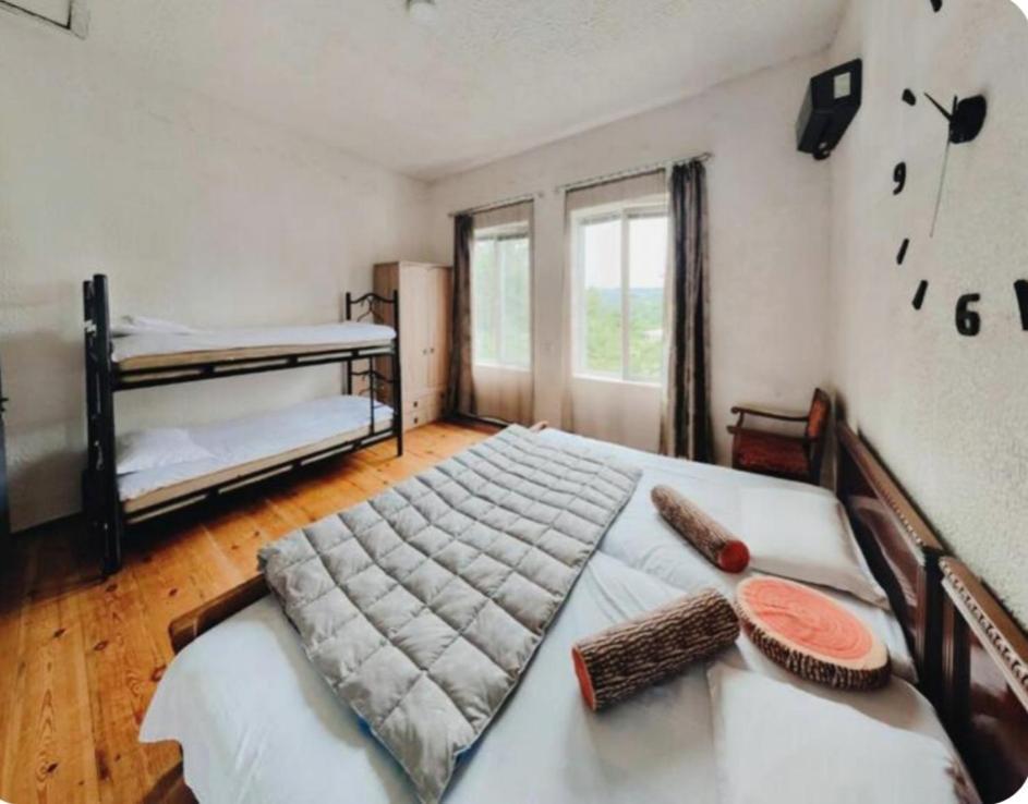Гостевой дом Iveri House Кутаиси Экстерьер фото