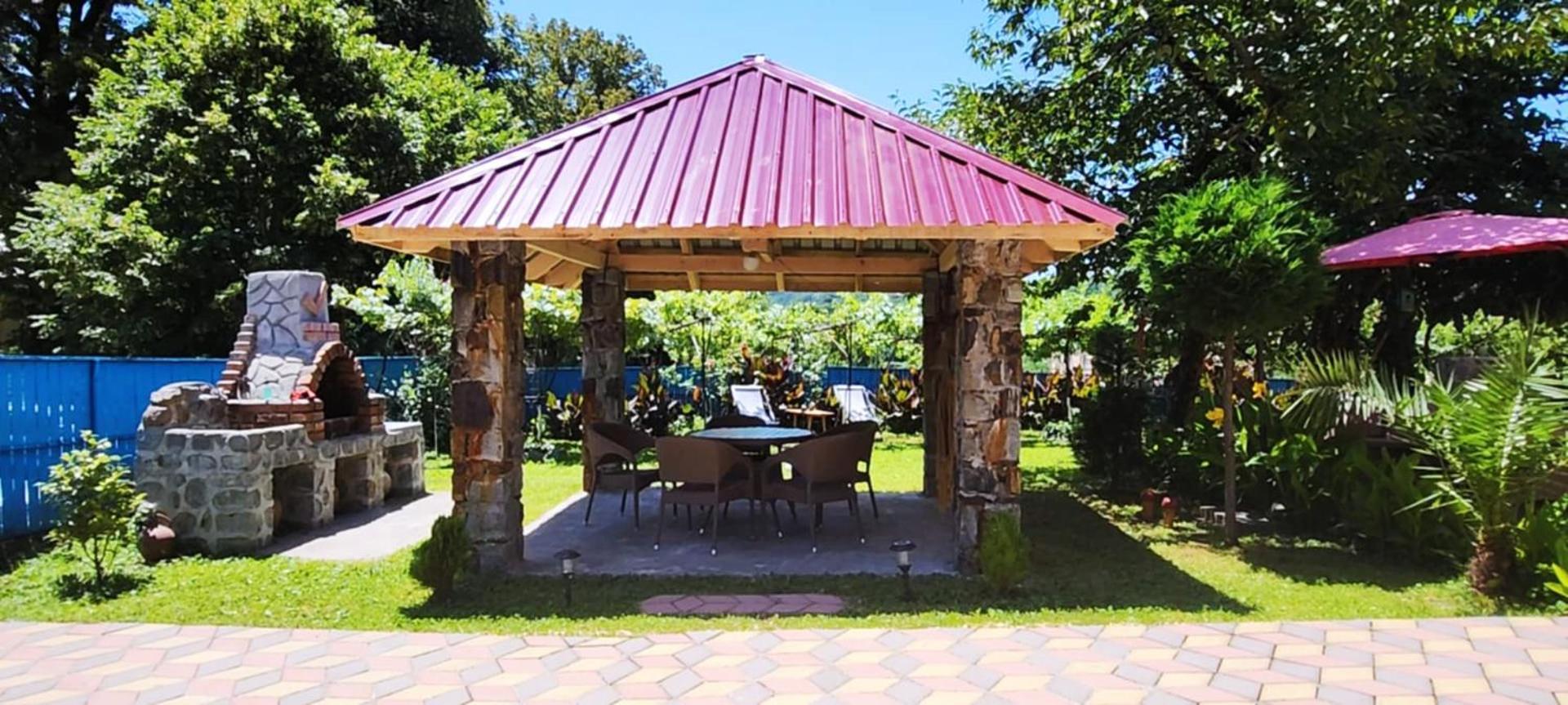 Гостевой дом Iveri House Кутаиси Экстерьер фото