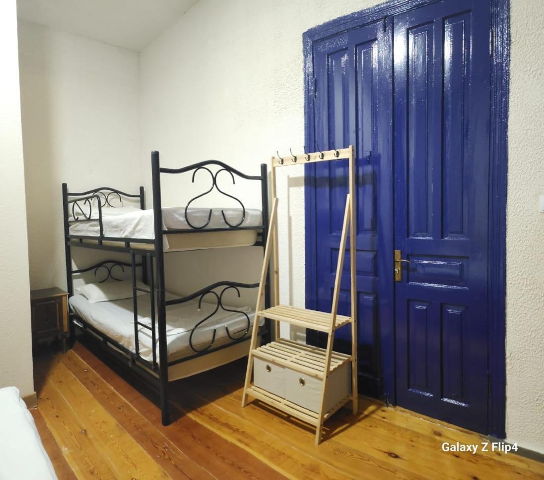 Гостевой дом Iveri House Кутаиси Экстерьер фото